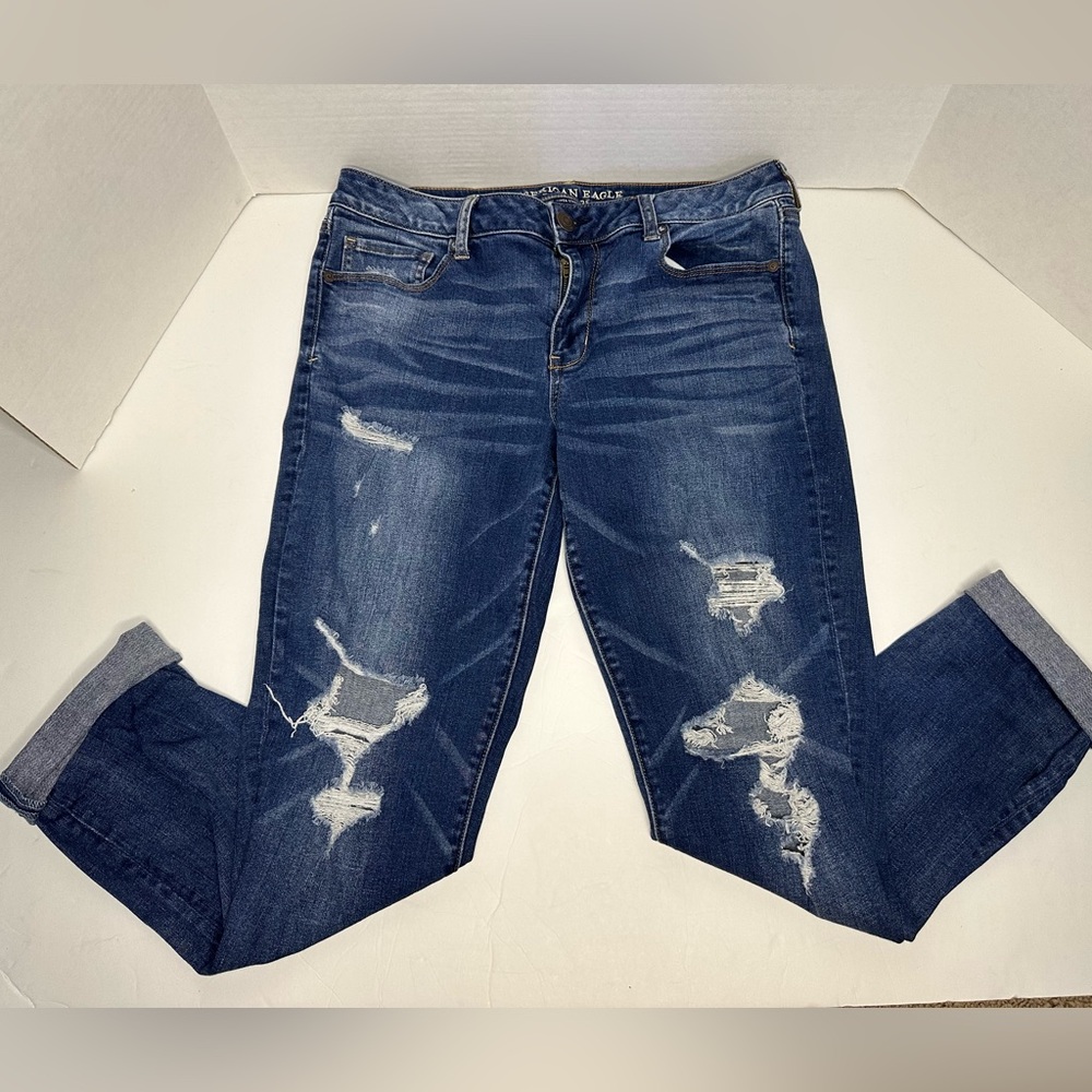 AMERICAN EAGLE DISTRESSED SKINNY JEANS